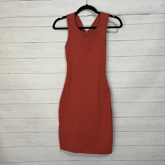 Lululemon picnic play dress in brick rose - Picture 2 of 8